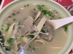 -熊大师牛羊粉(红谷凯旋店)