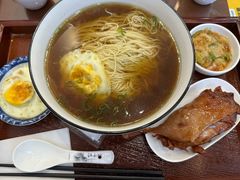 鸭腿面-百年老字号·观振兴蟹黄面·三虾面·苏式面(观前街富仁坊巷店)