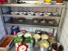 -咏勝锑锅麻辣烫(净居寺路总店)