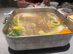-左庭右院鲜牛肉火锅黑金店(陆家嘴中心店)