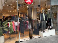 -lululemon(上海浦东IFC店)