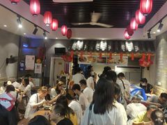 -爆炸头阿姨小四川正宗川味小吃(无任何分店)