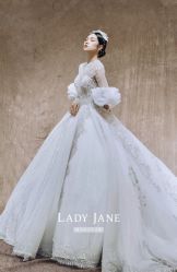 -Lady  Jane高端婚纱礼服馆