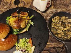 -HIGH FIVE哈福手工汉堡(桂林路店)