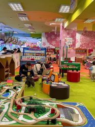 -莫莉幻想儿童乐园(武汉金银潭永旺店)