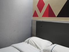 -逸米酒店(广州中山大学附属第一医院东山口地铁站店)
