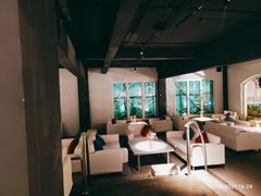 -穹六人间 people 6(岳阳路店)
