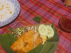 虾饼-卷心菜和避孕套餐厅(Pattaya)