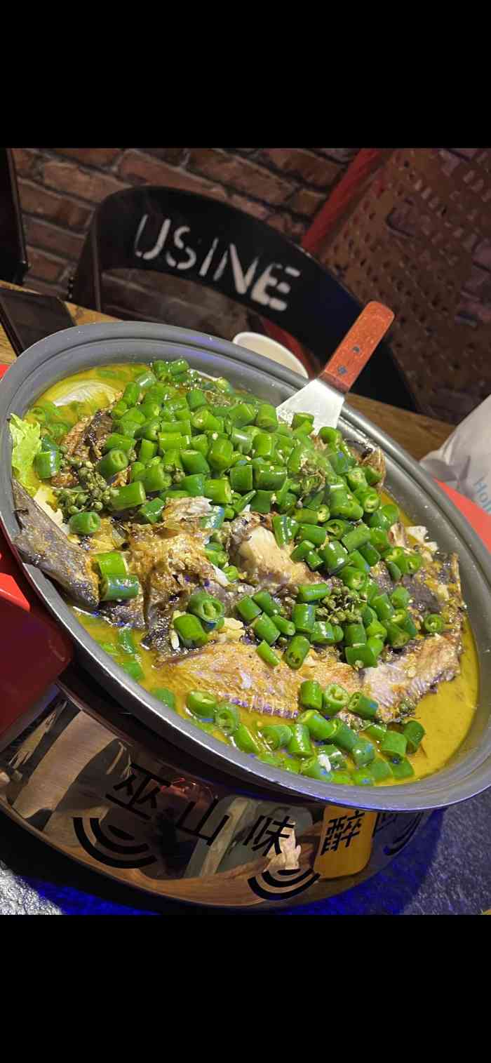 江边城巫山烤鱼(体育南路店)-"环境不错,油烟味也不是很重,吃完衣服上