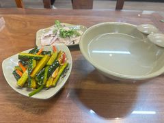 -亮亮面馆(经六路店)