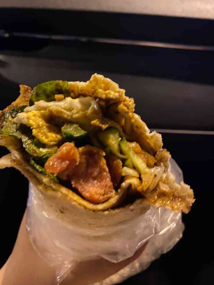 东北熏肉大卷饼-"门口的卷饼来来去去换了不知道多少家,但.