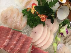 -青瓦餐厅·生鱼片·韩园烤肉(西塔店)