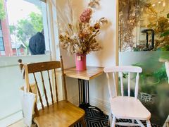 -FLOVIE FLORIST CAFE