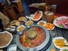 -杨肥肠火锅大排档(火车站花园店)