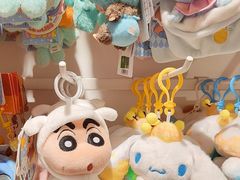 -名创优品(北京新中关购物中心地铁层店)