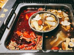 -老牌坊云南鱼豆花火锅(哈西万达店)