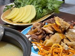 -菌之家·专业纯野生菌火锅·特色炒菌