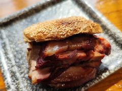 -老天桥酱肉烧饼夹肘子(天桥店)