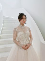 -艾米丽婚纱礼服