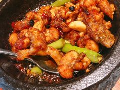 石锅杭椒牛蛙-桂满陇天书(南京德基旗舰店)