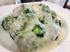 白汁焗西兰花-南国会酒家(岗顶1站广场店)