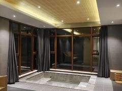-大连金石滩绿发温泉假日酒店