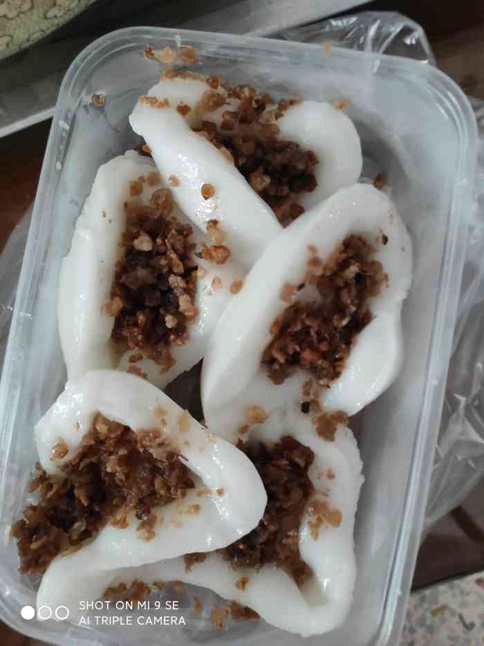 大树下菜脯粿-"去到的时候菜脯粿只有两个了,粿口感有点硬.