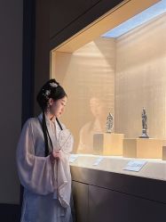 -一揽芳华汉服旗袍体验馆(拙政园店)
