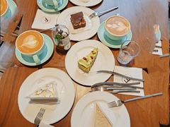 -Fridi Patisserie Cafe