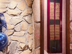 -老牌坊云南鱼豆花火锅(爱建店)