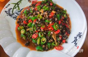 Spicy Pepper and Snail Meat