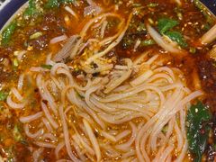 -云阿蛮云南生烫牛肉米线(奉贤路店)