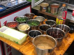 自助调料区-寻小欢焖烤羊肉串(九眼桥店)