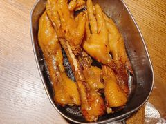 弄堂里的卤鸡爪-弄堂里·寻味杭州(湖滨银泰in77C区店)