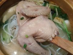 -刀小蛮半只鸡过桥米线(家乐福四元桥店)