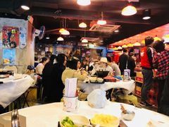 大堂-鲜入围煮花胶鸡海鲜火锅
