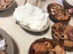 -董哥山城碗碗香(美专校街店)