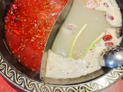 大骨鸳鸯锅-黄家码头老火锅(解放碑旗舰店)