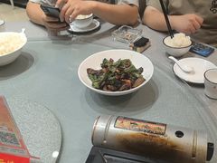 辣椒炒肉-辛香味烧鱼馆·非遗技艺·排骨红烧肉(光谷医药园店)