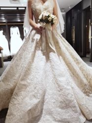 点击看大图 -GRACE KELLY婚纱与礼服(北京店)