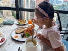 -华强广场酒店-椰香高空自助餐厅