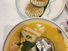 酸汤杂菇云吞鸡-龙悦湾酒家·八阵鱼生·渔人码头店