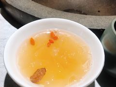 银耳汤-鲜潭蒸汽石锅鱼(五道口购物中心店)