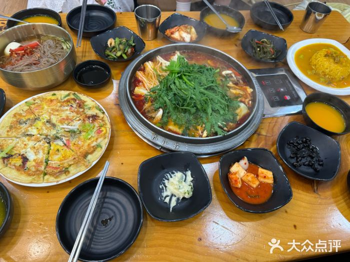 真利味·脊骨火锅·正宗韩国料理(韩乐坊店)图片