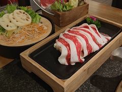 -湊湊火锅·茶憩(杭州湖滨银泰in77店)