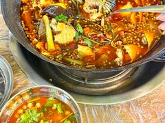 -鸿顺老铁锅美蛙鱼府(解放碑店)