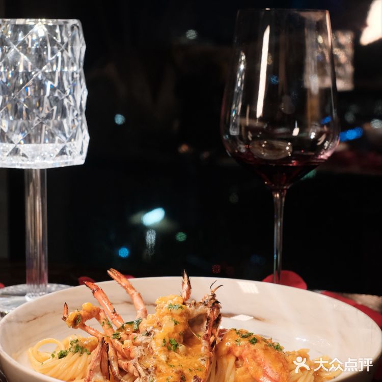 廣州塔下榮獲2025米其林入選指南餐廳