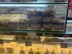 -白玉兰食品甜凤店(合生汇店)