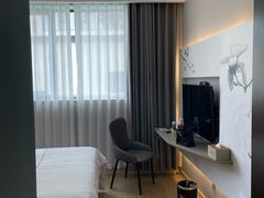 -白玉兰酒店(上海田子坊马当路地铁站店)
