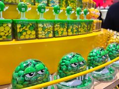 -m豆巧克力世界(上海世茂广场店)